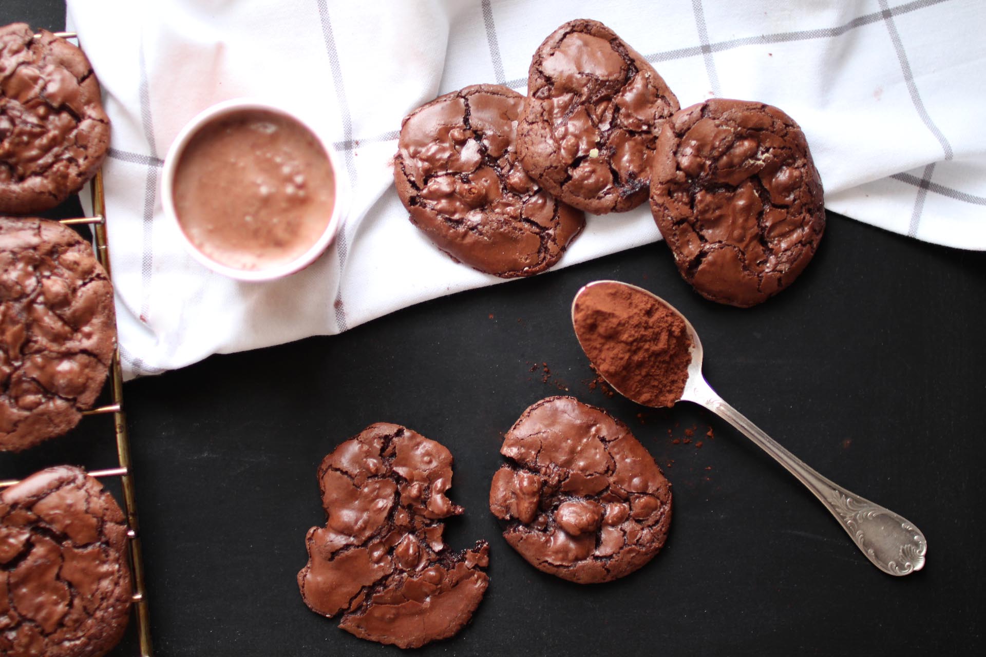 chocolate puddle cookies - pecan