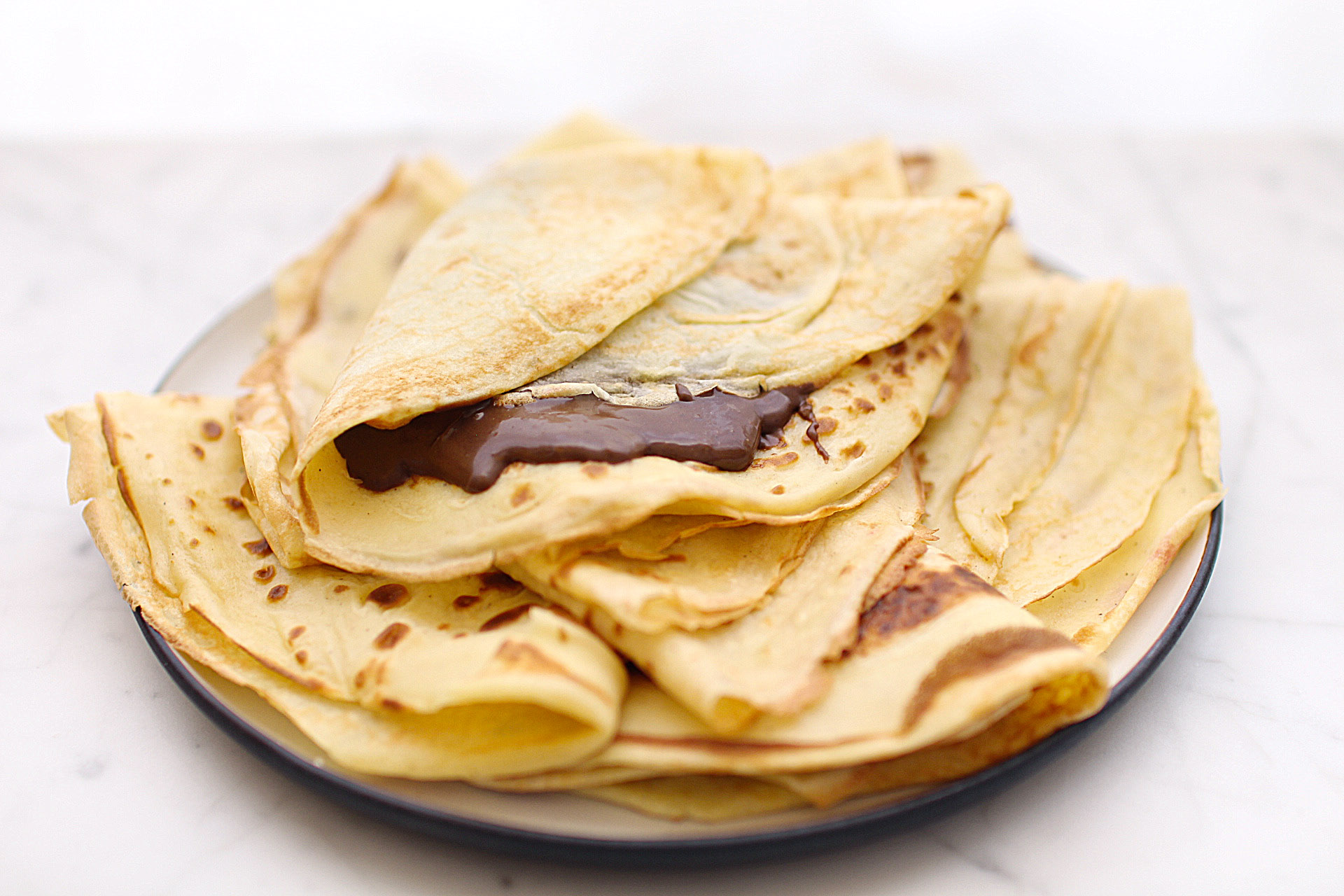 Recette de crêpes faciles et moelleuses sans repos