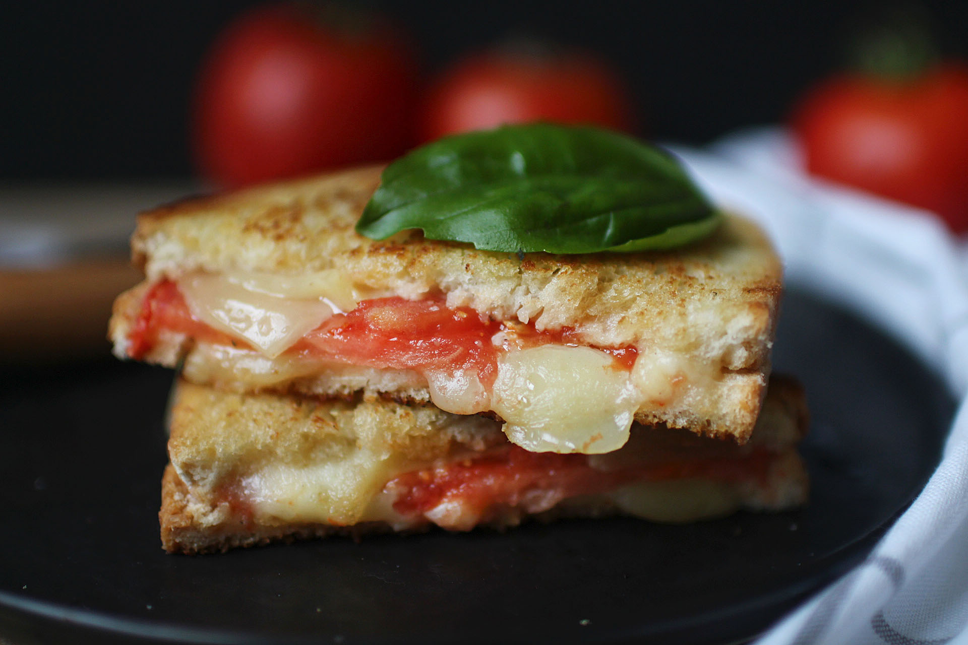 croque monsieur tomate fromage grilled cheese sandwich