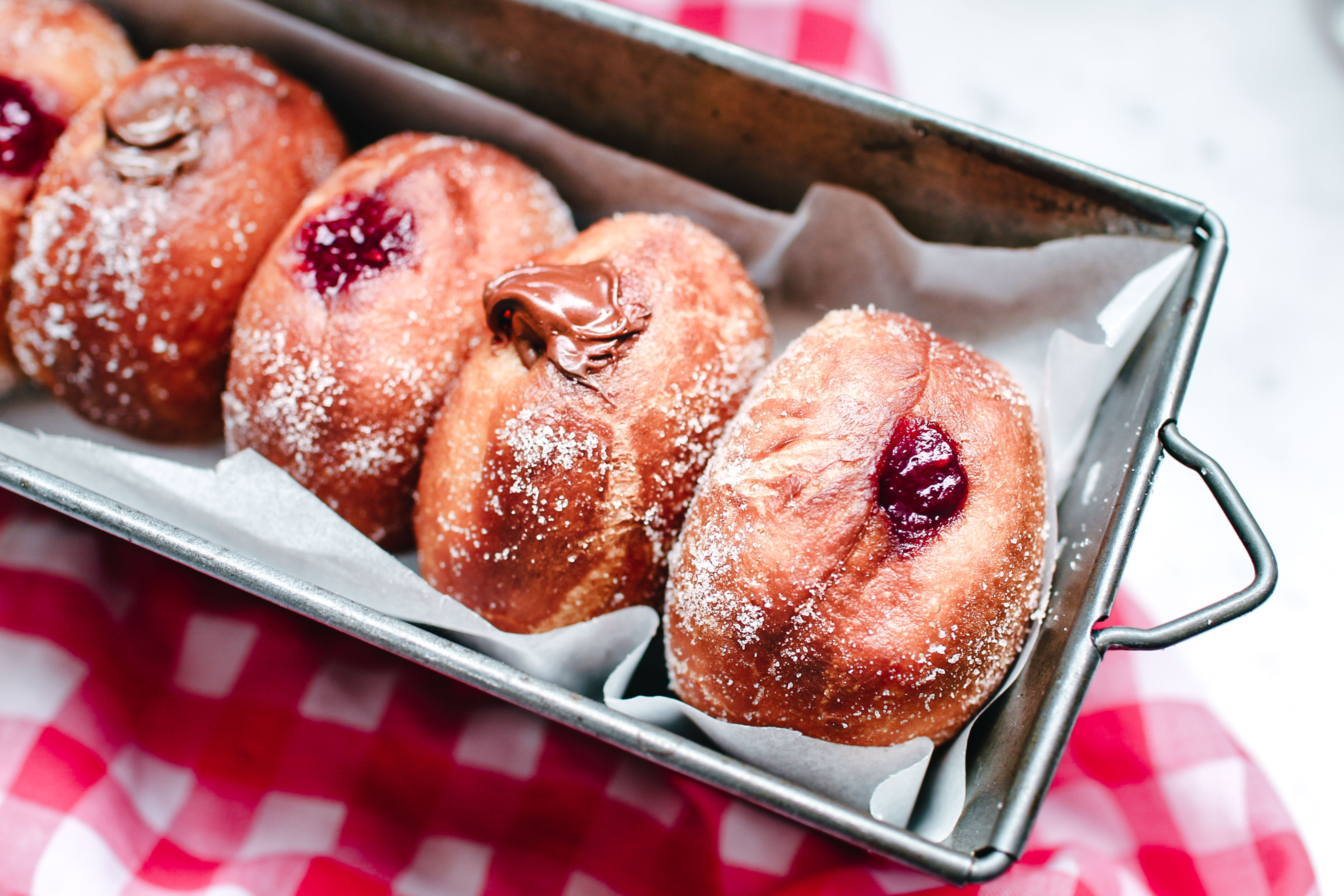 Beignets Fourres A La Confiture Et Au Chocolat Royal Chill